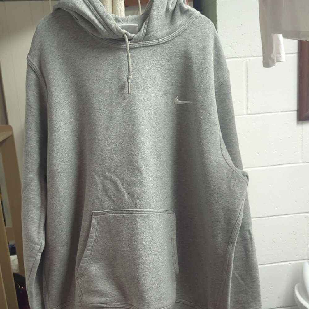 Nike Men's Light Gray Hoodie